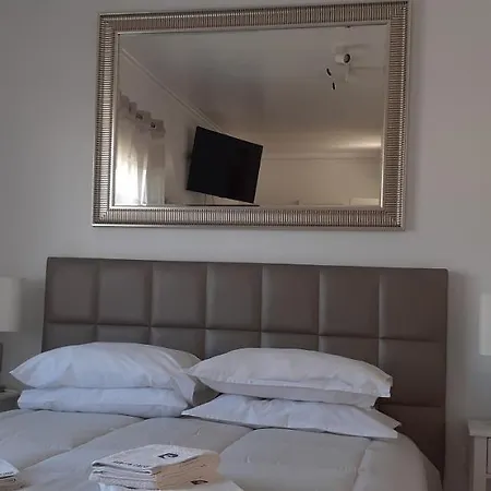 Lovely New House - Guests Apartments Апартаменты *